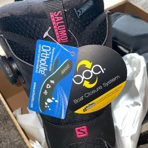 Solomon women’s snowboarding boot            Kiana focus Boa